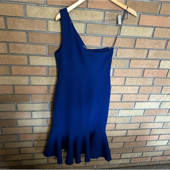NWT LIKELY Rollins One Shoulder Ruffle Hem Ponte Dress Size 6 - Picture 5 of 6